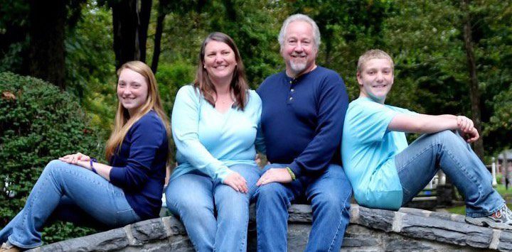 Lamar and Janice Stoltzfoos Missionary Photo